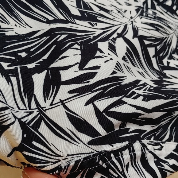 Cj Banks Black & White Tropical Print Jean Jacket Plus Size 2X - Picture 5 of 11